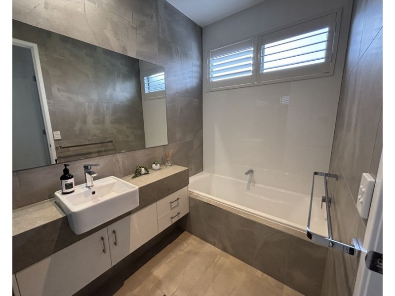 1/5A Sorensen Ave, Buderim QLD 4556