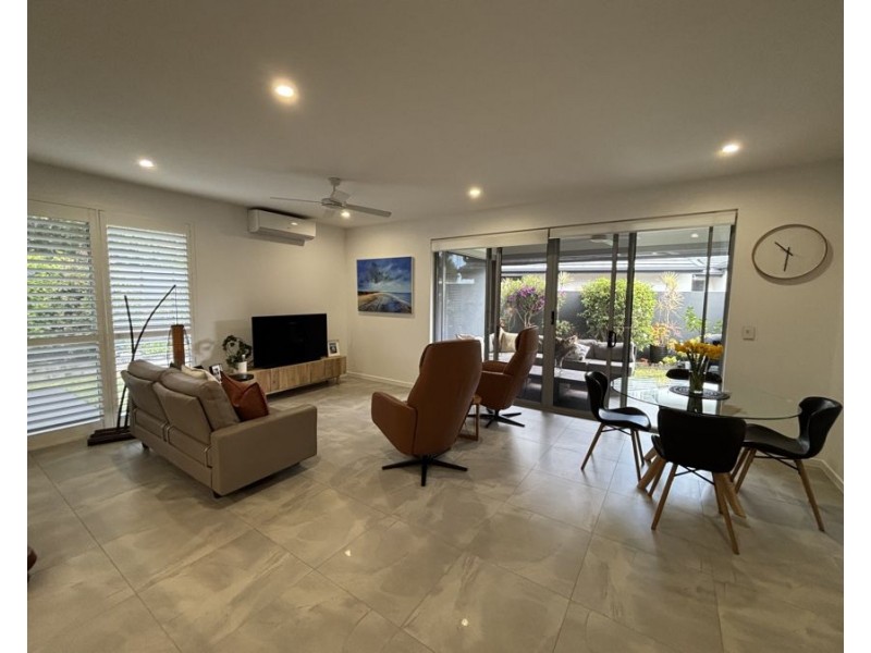 1/5A Sorensen Ave, Buderim QLD 4556