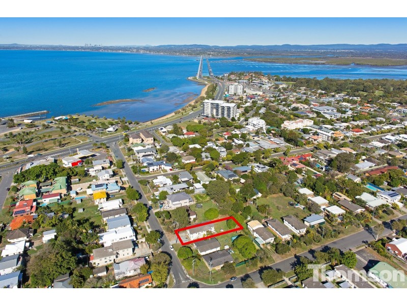 21 THOMAS STREET, Clontarf QLD 4019