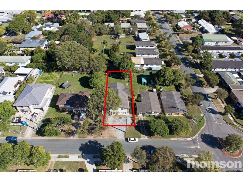 21 THOMAS STREET, Clontarf QLD 4019