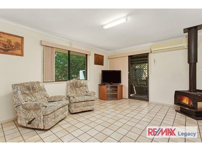 22 VOLTAIRE CRES, Petrie QLD 4502