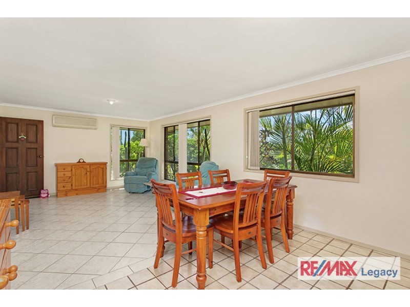 22 VOLTAIRE CRES, Petrie QLD 4502