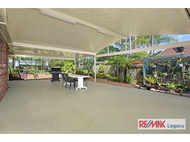 22 VOLTAIRE CRES, Petrie QLD 4502