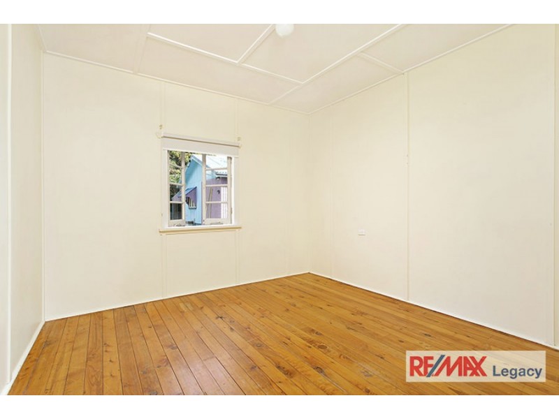 30 Hardiman Street, Woody Point QLD 4019