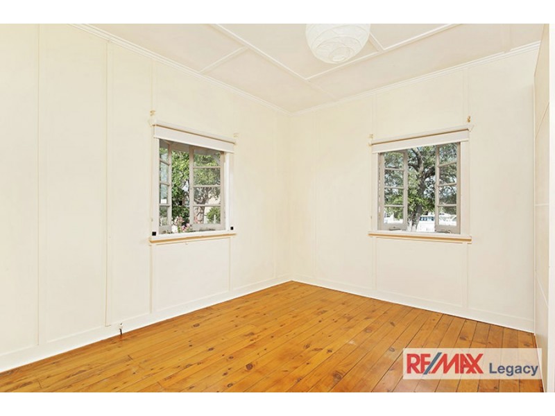 30 Hardiman Street, Woody Point QLD 4019