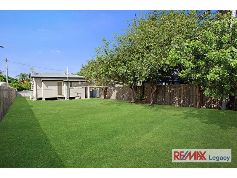 30 Hardiman Street, Woody Point QLD 4019