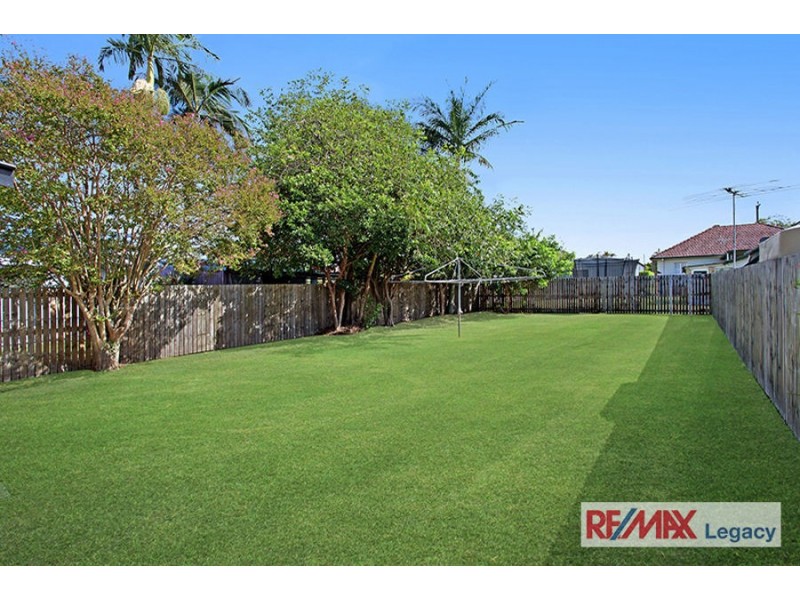 30 Hardiman Street, Woody Point QLD 4019