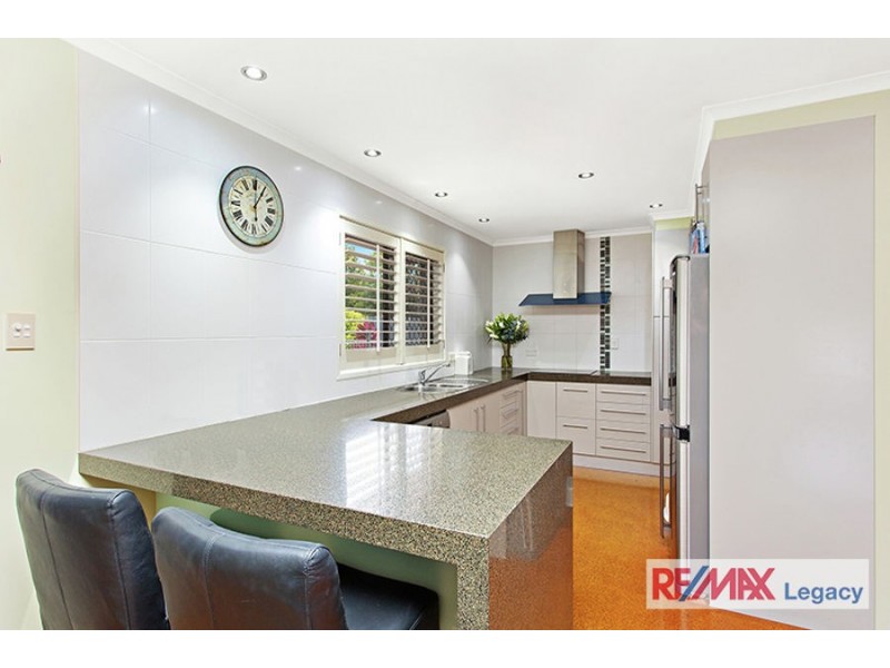 24 DOLPHIN STREET, Newport QLD 4020