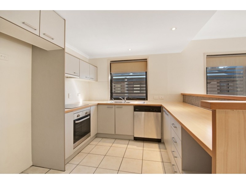 9/82-86 Mein Street, Scarborough QLD 4020