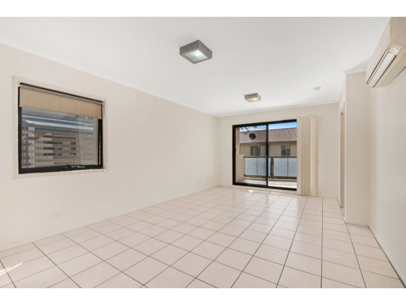 9/82-86 Mein Street, Scarborough QLD 4020