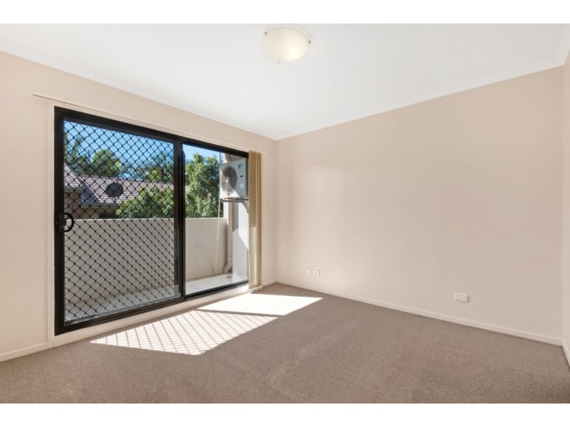 9/82-86 Mein Street, Scarborough QLD 4020