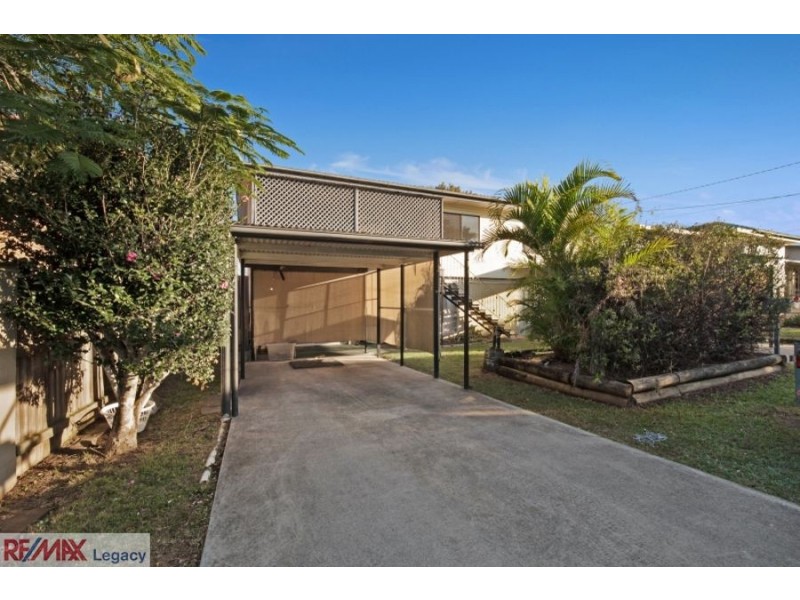 8 BARINGA ST, Clontarf QLD 4019