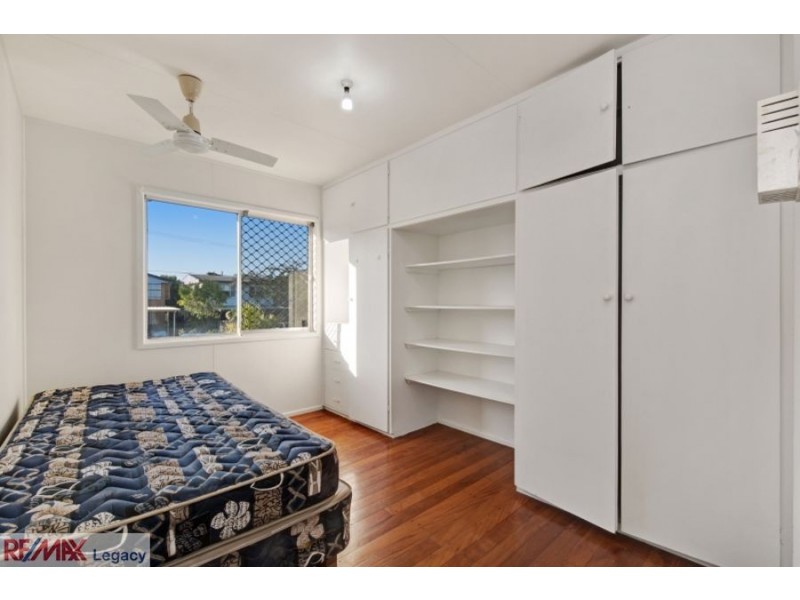 8 BARINGA ST, Clontarf QLD 4019