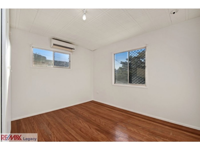 8 BARINGA ST, Clontarf QLD 4019
