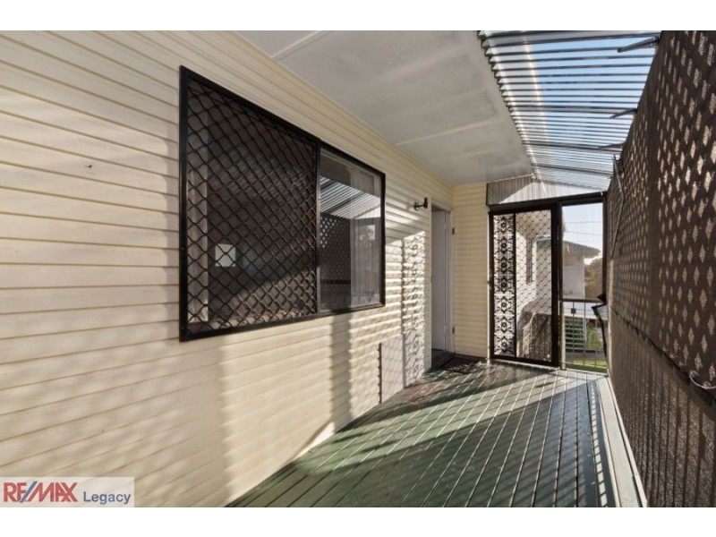 8 BARINGA ST, Clontarf QLD 4019