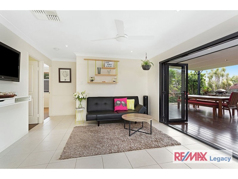 6 DOYEN COURT, Warner QLD 4500