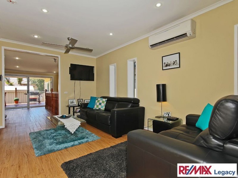 18 Hardiman St, Woody Point QLD 4019