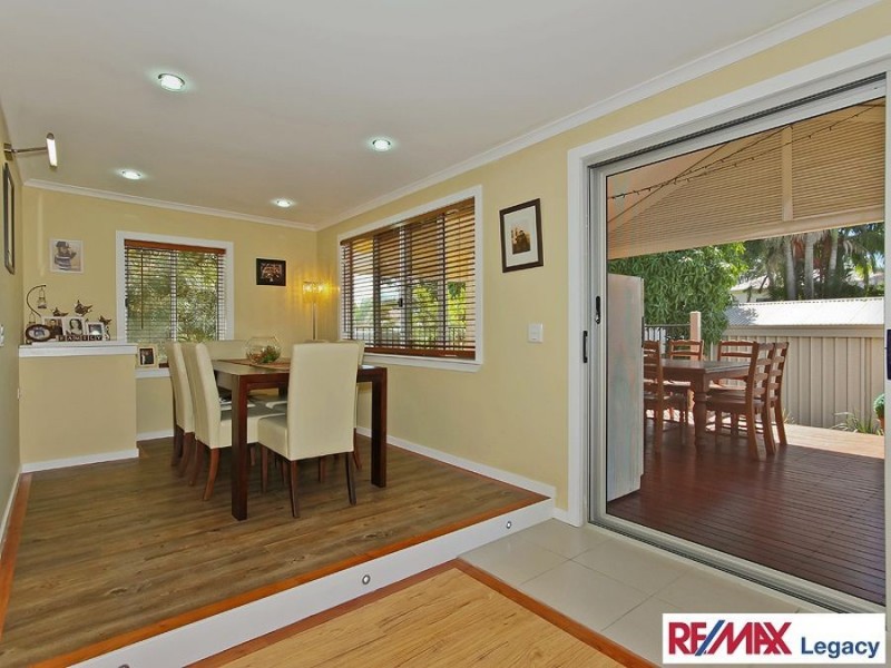 18 Hardiman St, Woody Point QLD 4019