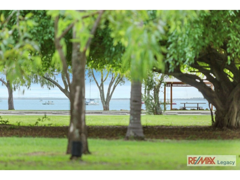 47 Oyster Point Esplanade, Newport QLD 4020
