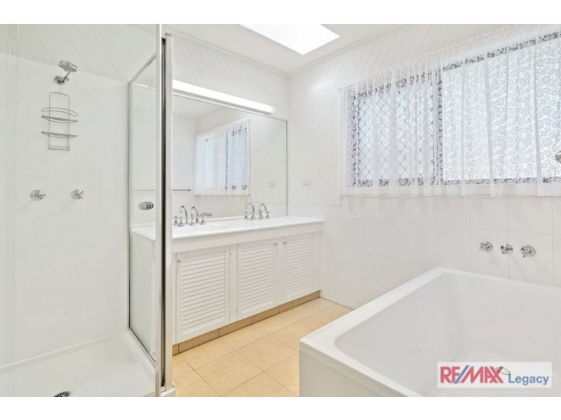 47 Oyster Point Esplanade, Newport QLD 4020