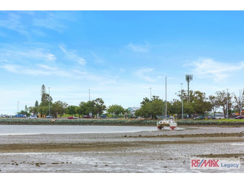 47 Oyster Point Esplanade, Newport QLD 4020