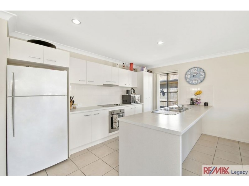 10 Lacebark Street, Morayfield QLD 4506