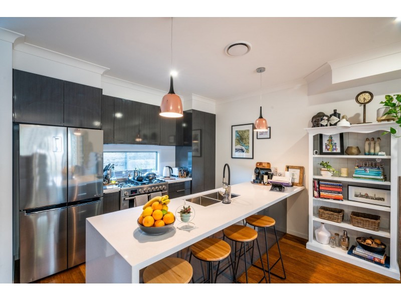 51 Railway Parade, Norman Park QLD 4170