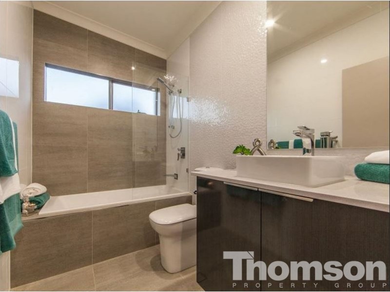 51 Railway Parade, Norman Park QLD 4170