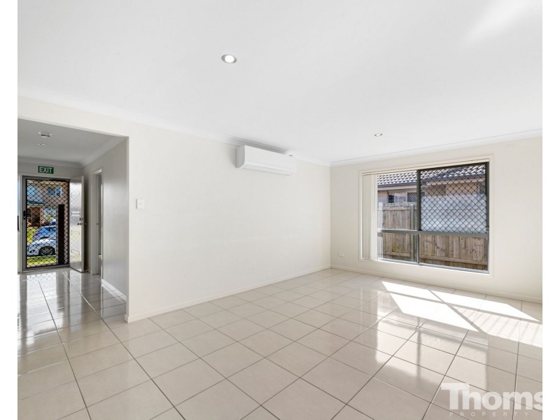 8 Hubner Drive, Rothwell QLD 4022