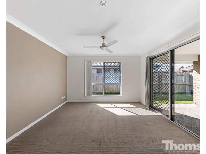 8 Hubner Drive, Rothwell QLD 4022