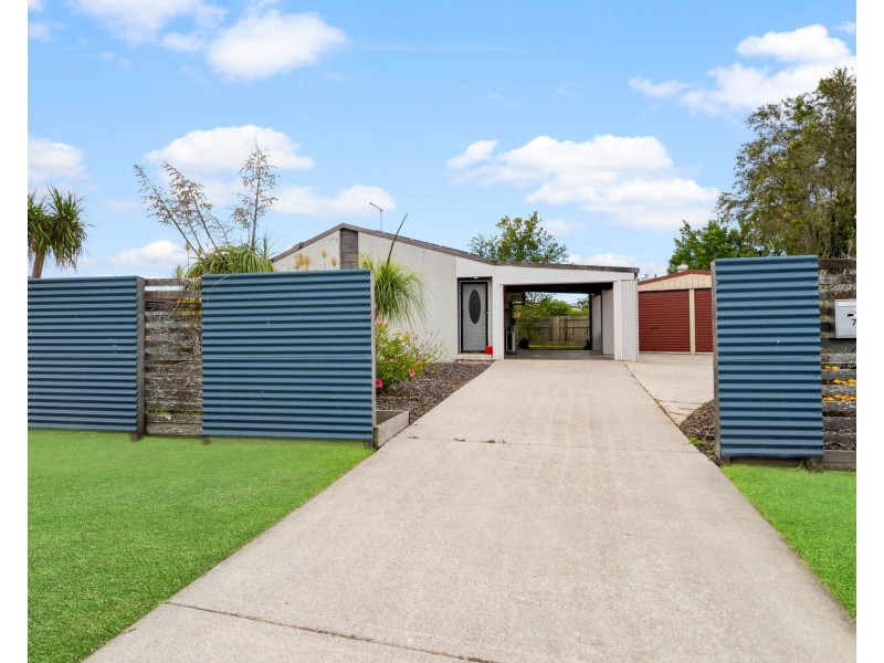 7 Garnet Crescent, Caboolture QLD 4510