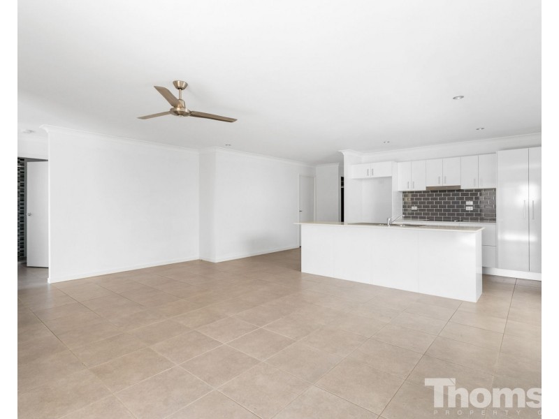 27 Cassidy Crescent, Bridgeman Downs QLD 4035