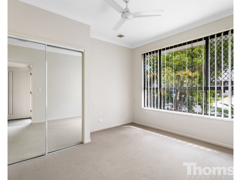 18 Dunes Crescent, North Lakes QLD 4509