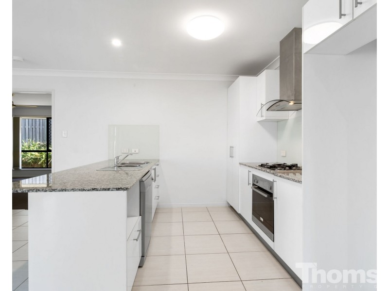 15 Toby Close, Kallangur QLD 4503