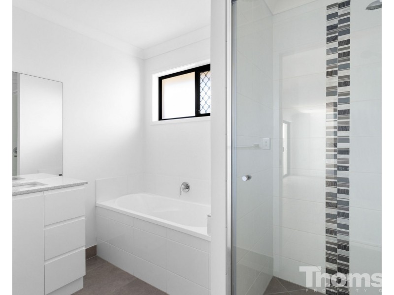 27 Cassidy Crescent, Bridgeman Downs QLD 4035