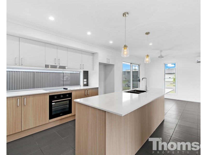 40 Caraway Crescent, Banksia Beach QLD 4507