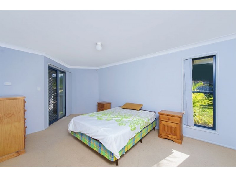 8 Medoc Place, Tweed Heads South NSW 2486
