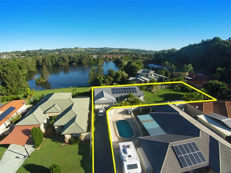 8 Medoc Place, Tweed Heads South NSW 2486