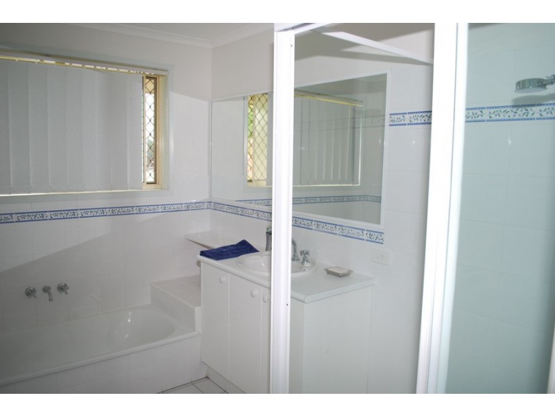 1/11 Sequoia Ct, Banora Point NSW 2486