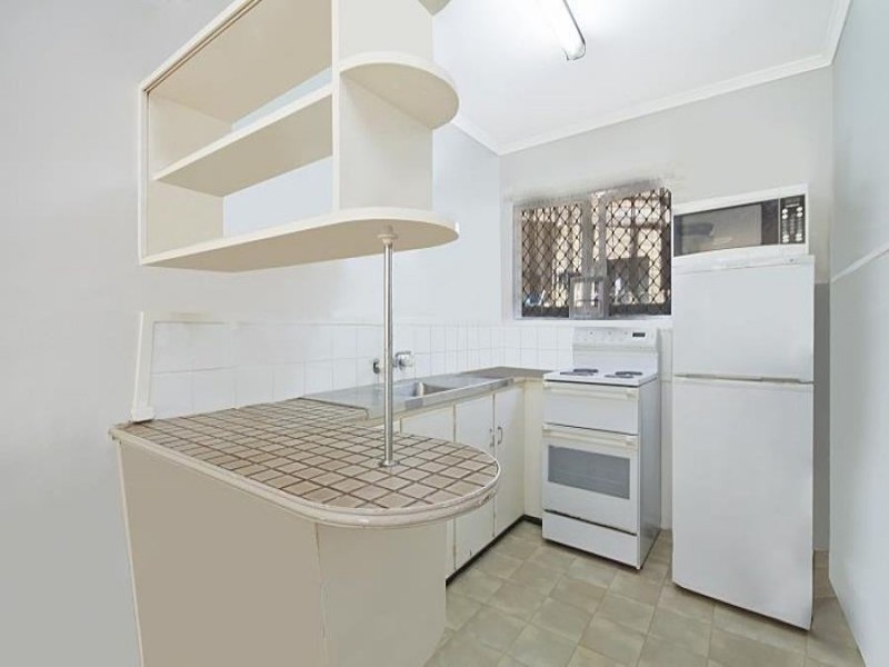 2/11 Lord Street, Coolangatta QLD 4225