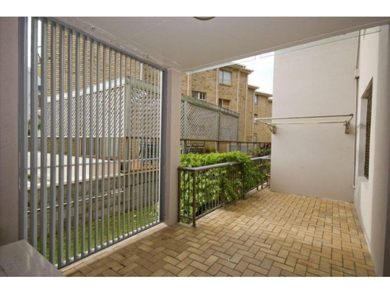 1/271 Golden Four Drive, Bilinga QLD 4225