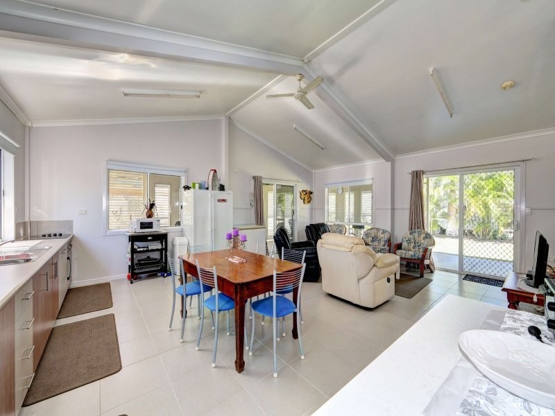 11 Island View Drive, Winfield QLD 4670