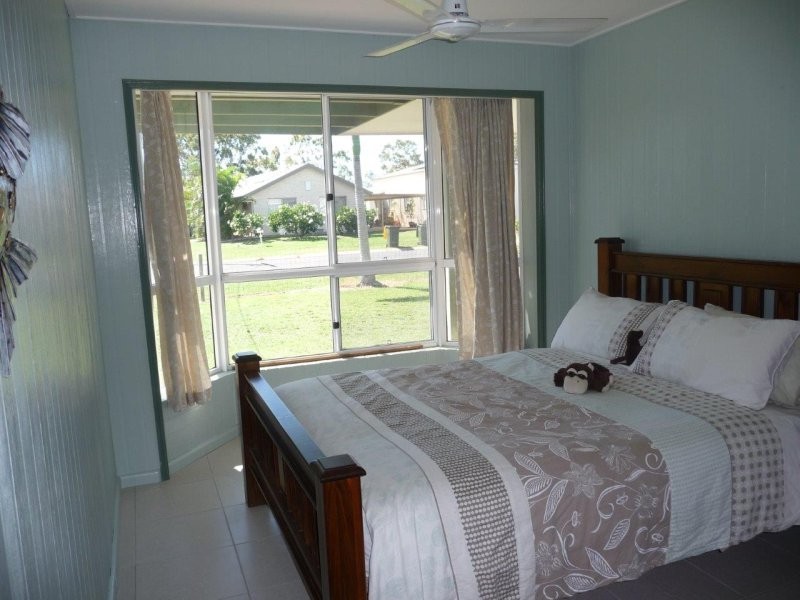 8 Island View Drive, Winfield QLD 4670
