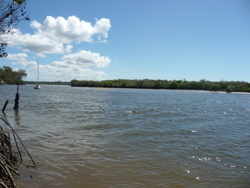 8 Island View Drive, Winfield QLD 4670