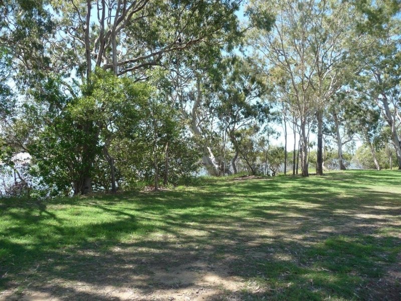 8 Island View Drive, Winfield QLD 4670