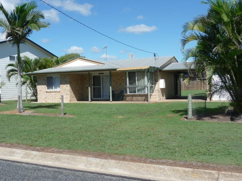 8 Island View Drive, Winfield QLD 4670