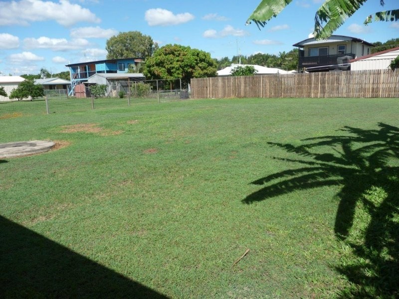 8 Island View Drive, Winfield QLD 4670