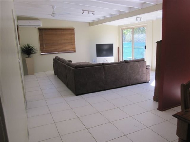 4 Avondale Road, Avondale QLD 4670