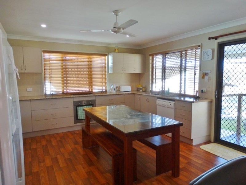 4 Pangola Street, Winfield QLD 4670