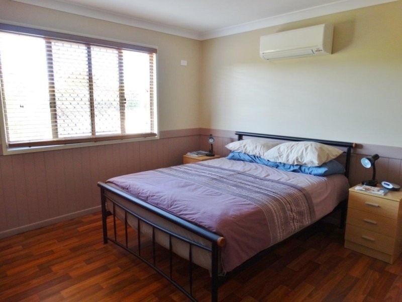 4 Pangola Street, Winfield QLD 4670